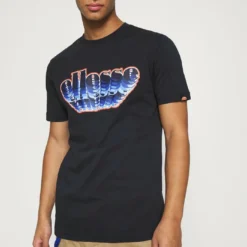 Ellesse MULTIZIO TEE - T-shirt Imprimé - Navy 11 Ellesse MULTIZIO TEE - T-shirt Imprimé - Navy -Ellesse Elegant Boutique 011abb0d35b6448d9a148c3d5b012316