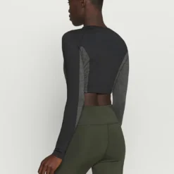 Ellesse GLORA - T-shirt à Manches Longues - Black 9 Ellesse GLORA - T-shirt à Manches Longues - Black -Ellesse Elegant Boutique 01c3f876fa984a7ca85cfb1439943b58