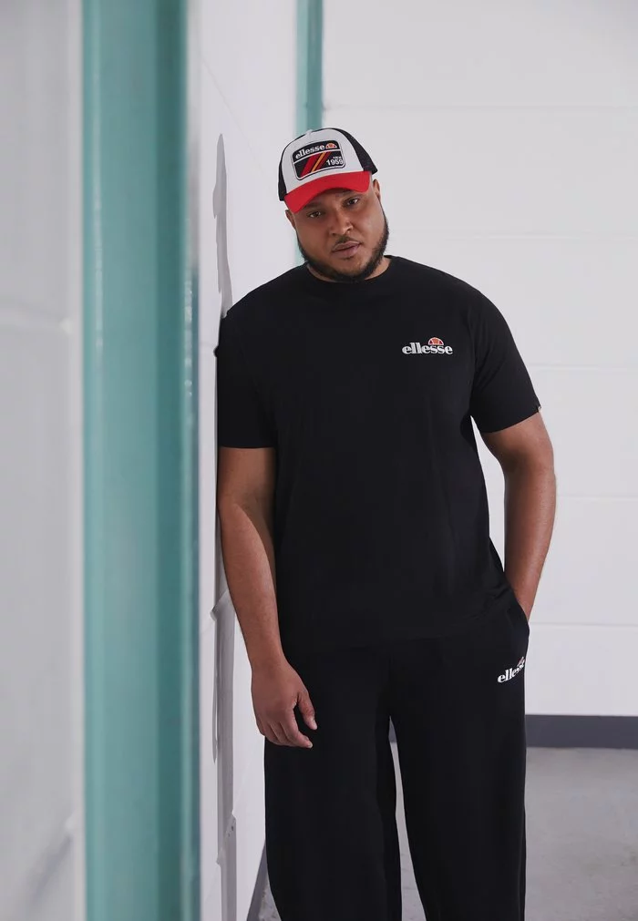 Ellesse VOODOO TEE - T-shirt Basique - Black 1 Ellesse VOODOO TEE - T-shirt Basique - Black