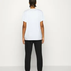 Ellesse SQUARE - T-shirt Imprimé - White -Ellesse Elegant Boutique 039cefdfd9744a889731f85e4a08fb4b