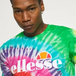 Ellesse REON TEE UNISEX - T-shirt Imprimé - Multi -Ellesse Elegant Boutique 04ae4d826c594435a78d7a164aa2769b