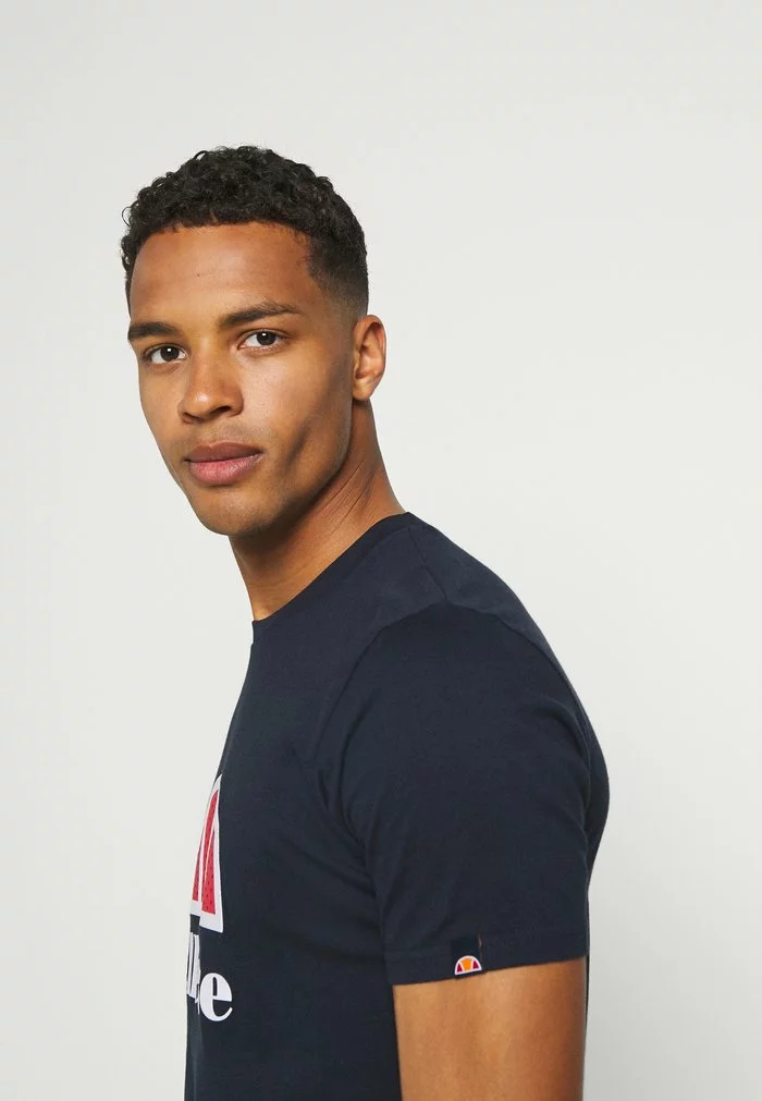 Ellesse ALTERZI - T-shirt Imprimé - Navy 4 Ellesse ALTERZI - T-shirt Imprimé - Navy – Image 4