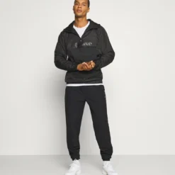 Ellesse STOREO - Pantalon De Survêtement - Black 6 Ellesse STOREO - Pantalon De Survêtement - Black -Ellesse Elegant Boutique 0888bc7d6c4d4495aea9baffedc01fb0