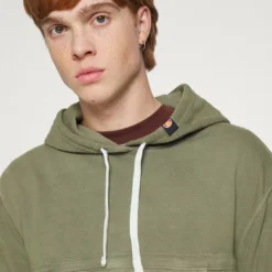 Ellesse VASSILY HOODY - Sweatshirt - Khaki -Ellesse Elegant Boutique 0bae206a300a44c0801df4e483c73641