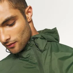 Ellesse YENORI WATER REACTIVE JACKET - Veste De Survêtement - Green -Ellesse Elegant Boutique 0d88d768d8e341bdb11b28596b9b14ff