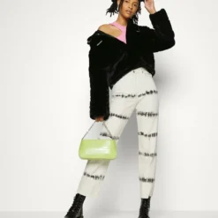 Ellesse NOELLA PADDED JACKET - Veste D'hiver - Black Smu -Ellesse Elegant Boutique 11b7853348b0438eb3dee9a8b4934629