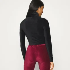 Ellesse HOLLIE - T-shirt à Manches Longues - Black 9 Ellesse HOLLIE - T-shirt à Manches Longues - Black -Ellesse Elegant Boutique 1a3539b3330d41ed854308fa9dcca14d