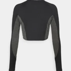 Ellesse GLORA - T-shirt à Manches Longues - Black 13 Ellesse GLORA - T-shirt à Manches Longues - Black -Ellesse Elegant Boutique 1a5e5286f4e7430eab22a393b218c979