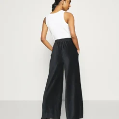 Ellesse VALERIE - Pantalon Classique - Black -Ellesse Elegant Boutique 1ddeec1c327343ee9c10fe45cdf6325f