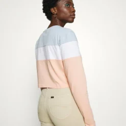 Ellesse BLOCK - T-shirt à Manches Longues - Light Pink 13 Ellesse BLOCK - T-shirt à Manches Longues - Light Pink -Ellesse Elegant Boutique 25e2322b1fc745f5afce92391fb43a0b