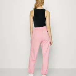 Ellesse VELAM - Pantalon De Survêtement - Pink -Ellesse Elegant Boutique 28169d7b21b4482c8dafd2fcbbea450b