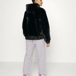 Ellesse GIOVANNA - Veste D'hiver - Black -Ellesse Elegant Boutique 2d30087d4bf24600b422104ab196641c