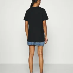 Ellesse ALBANY - T-shirt Imprimé - Black -Ellesse Elegant Boutique 2dea4d47106145df849276dcaf0641d1