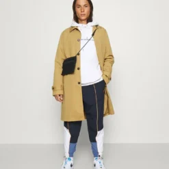 Ellesse ACER TRACK PANT - Pantalon Classique - Navy -Ellesse Elegant Boutique 2f6b06c87a3e4409819332822420b5a0