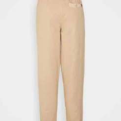 Ellesse VELAM - Pantalon De Survêtement - Beige 15 Ellesse VELAM - Pantalon De Survêtement - Beige -Ellesse Elegant Boutique 367c29ee0dd34699af05cae17a3fa8a4