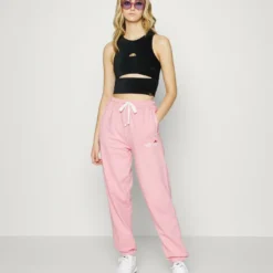 Ellesse VELAM - Pantalon De Survêtement - Pink -Ellesse Elegant Boutique 3691d9fe0cbd454d8f81e29ad16202cf