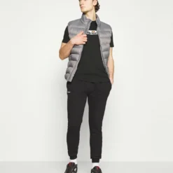 Ellesse OMBRONO - T-shirt Imprimé - Black -Ellesse Elegant Boutique 36c4a48d13cd468fbc5e259865a6728b