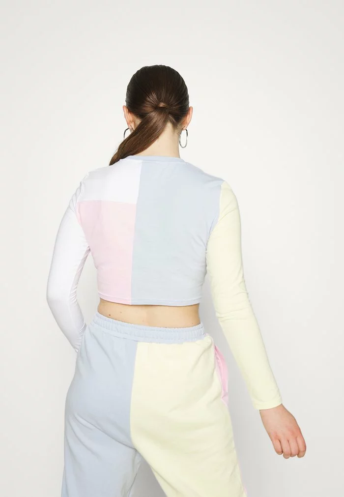 Ellesse POMERIGGIO CROP - T-shirt à Manches Longues - Multi 4 Ellesse POMERIGGIO CROP - T-shirt à Manches Longues - Multi – Image 4