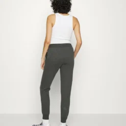 Ellesse HALLOULI PANT - Pantalon De Survêtement - Dark Grey Marl -Ellesse Elegant Boutique 3baf2e0f170245bb8f84615704161788