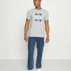 Ellesse JACE - T-shirt Imprimé - Grey 7 Ellesse JACE - T-shirt Imprimé - Grey -Ellesse Elegant Boutique 3bd3d7bce12b4509bdb125a067825446