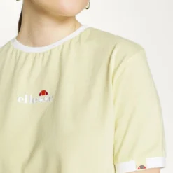 Ellesse DERLA CROP - T-shirt Basique - Light Yellow 16 Ellesse DERLA CROP - T-shirt Basique - Light Yellow -Ellesse Elegant Boutique 3c947c68237948a9965c190f55eb7195