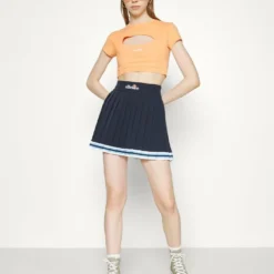Ellesse SKATE SKIRT - Minijupe - Navy -Ellesse Elegant Boutique 3eed3ebbabc44486852c11b8bc5d0f3e