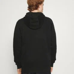 Ellesse KRUZIO - Sweatshirt - Black -Ellesse Elegant Boutique 3ef8ea7e62a74f9a91a106942ff2f7cb