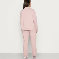 Ellesse NOVU SUIT - Sweatshirt - Light Pink 7 Ellesse NOVU SUIT - Sweatshirt - Light Pink -Ellesse Elegant Boutique 43e54a280a9d4390b6eee69d03014c92