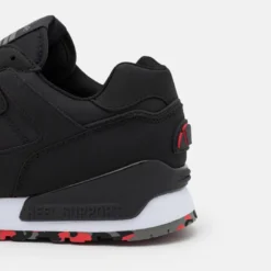 Ellesse 147 RUNNER - Baskets Basses - Black/red 11 Ellesse 147 RUNNER - Baskets Basses - Black/red -Ellesse Elegant Boutique 4599ac2e8d384058aabff3b39609b89c