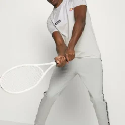 Ellesse MAESTRO TEE - T-shirt Imprimé - Light Grey 9 Ellesse MAESTRO TEE - T-shirt Imprimé - Light Grey -Ellesse Elegant Boutique 47cea62ebf6f492c9ce6b7f09cf93a30