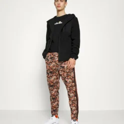 Ellesse FRECCARO JACKET - Veste Polaire - Black 14 Ellesse FRECCARO JACKET - Veste Polaire - Black -Ellesse Elegant Boutique 4a8ee1e035424e19affb565c0515aa66