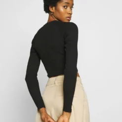 Ellesse AFENS - T-shirt à Manches Longues - Black 8 Ellesse AFENS - T-shirt à Manches Longues - Black -Ellesse Elegant Boutique 4ed0ccbb3f0744319a1fda702f82a96b