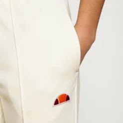 Ellesse ADALINA - Pantalon De Survêtement - Beige 14 Ellesse ADALINA - Pantalon De Survêtement - Beige -Ellesse Elegant Boutique 50655fa396384fff815927a9b22ebb4c