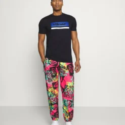 Ellesse OSMAN - T-shirt Imprimé - Black -Ellesse Elegant Boutique 52345e6c38374731a1fe50abbdc29bc1