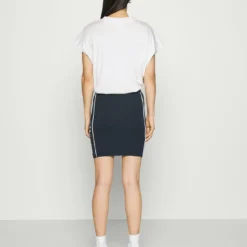Ellesse RIVER SKIRT - Minijupe - Navy -Ellesse Elegant Boutique 612bd26b54a3430485c9c250167f43e7