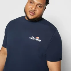 Ellesse VOODOO TEE - T-shirt Basique - Navy -Ellesse Elegant Boutique 6597c25d80b84adca161eccd2994dfb1