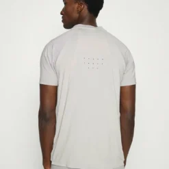 Ellesse MAESTRO TEE - T-shirt Imprimé - Light Grey 8 Ellesse MAESTRO TEE - T-shirt Imprimé - Light Grey -Ellesse Elegant Boutique 6bfc871933564060bb9ccc6ed96d2ea0