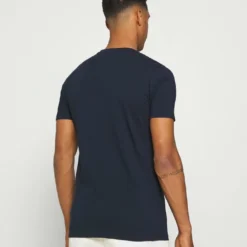 Ellesse ALTERZI - T-shirt Imprimé - Navy 9 Ellesse ALTERZI - T-shirt Imprimé - Navy -Ellesse Elegant Boutique 6dcbf2e0e50d4b9ea0234958b1f09974