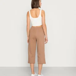 Ellesse TARAN JOG PANT - Pantalon De Survêtement - Brown 7 Ellesse TARAN JOG PANT - Pantalon De Survêtement - Brown -Ellesse Elegant Boutique 6e48790e07164e0baf2f4613b1e5f74e