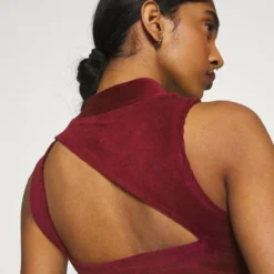 Ellesse WENDIA - Robe De Jour - Burgundy -Ellesse Elegant Boutique 75abc3ffe92245629c74b0227d64e316