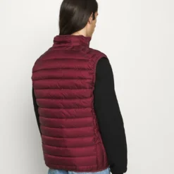 Ellesse BARDY GILET - Veste Sans Manches - Burgundy -Ellesse Elegant Boutique 7d808532874843918344d5c0f7a37051