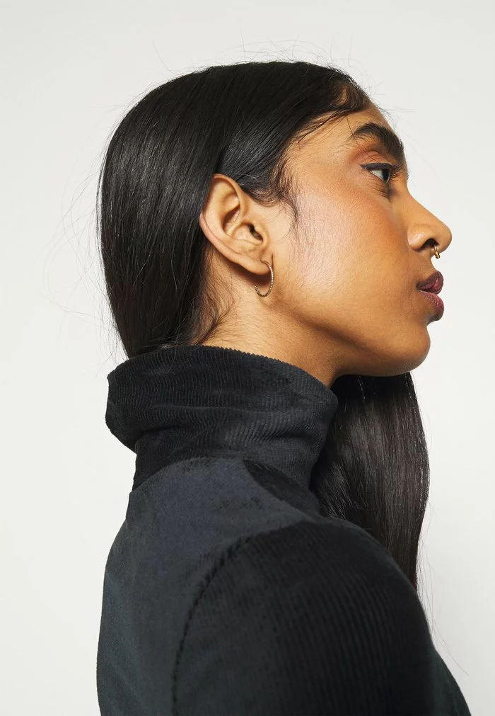 Ellesse HOLLIE - T-shirt à Manches Longues - Black 4 Ellesse HOLLIE - T-shirt à Manches Longues - Black – Image 4