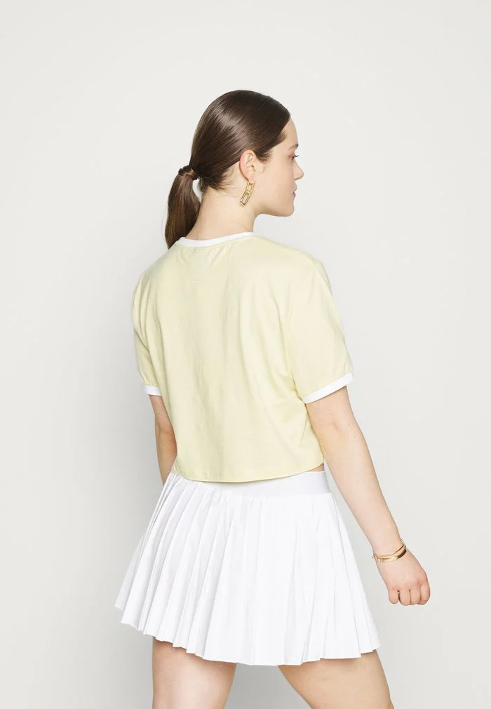 Ellesse DERLA CROP - T-shirt Basique - Light Yellow 4 Ellesse DERLA CROP - T-shirt Basique - Light Yellow – Image 4