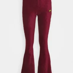 Ellesse FLORIE - Pantalon Classique - Burgundy 8 Ellesse FLORIE - Pantalon Classique - Burgundy -Ellesse Elegant Boutique 85d2a6588aed40dfb7a3a3fdd6a822ea