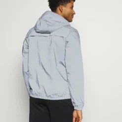 Ellesse CESANET JACKET - Veste De Survêtement - Silver -Ellesse Elegant Boutique 92ffe0e96d0949e7a94c3c06c6eec055