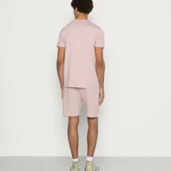 Ellesse OULAN SET - T-shirt Basique - Light Pink 7 Ellesse OULAN SET - T-shirt Basique - Light Pink -Ellesse Elegant Boutique 960eabfedbb243e39dff565cd25f352f