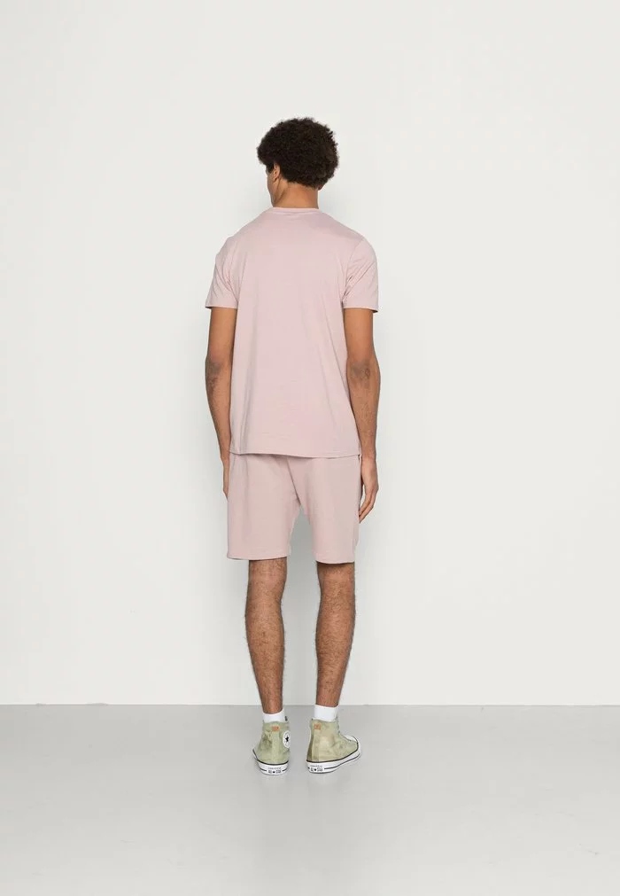 Ellesse OULAN SET - T-shirt Basique - Light Pink 3 Ellesse OULAN SET - T-shirt Basique - Light Pink – Image 3