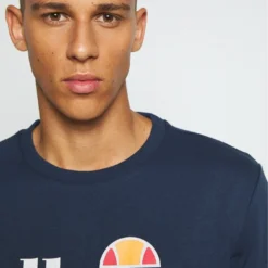 Ellesse VINCOLI CREW - Sweatshirt - Navy -Ellesse Elegant Boutique 962ecbcad28f4d1aae62d31d9a1478a1