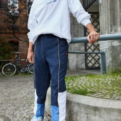 Ellesse ACER TRACK PANT - Pantalon Classique - Navy -Ellesse Elegant Boutique 971d5bfb4684402d9acb9830fa885ac5