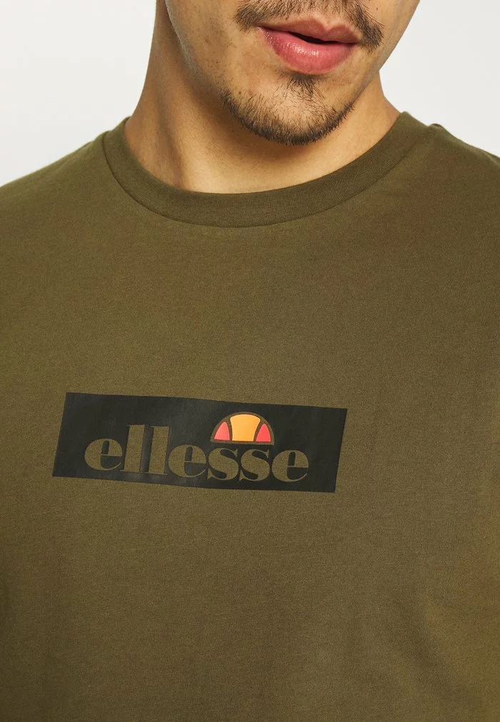 Ellesse OMBRONO - T-shirt Imprimé - Khaki 6 Ellesse OMBRONO - T-shirt Imprimé - Khaki – Image 6